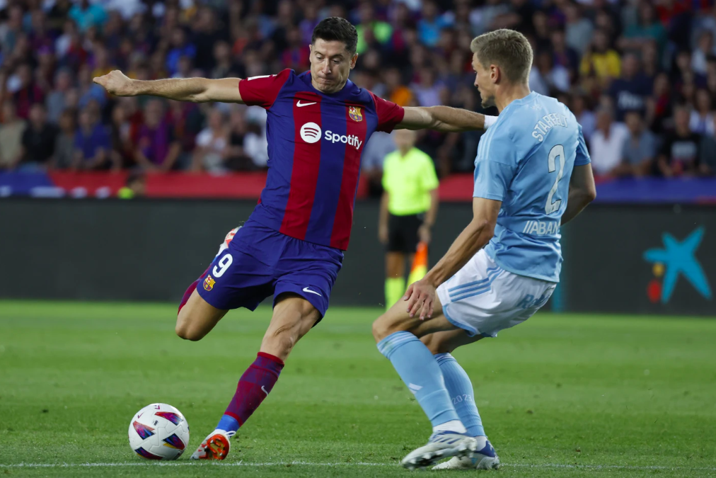 Cancelo Y Lewandowski Empujan Al Barcelona - Fútbol Mundial